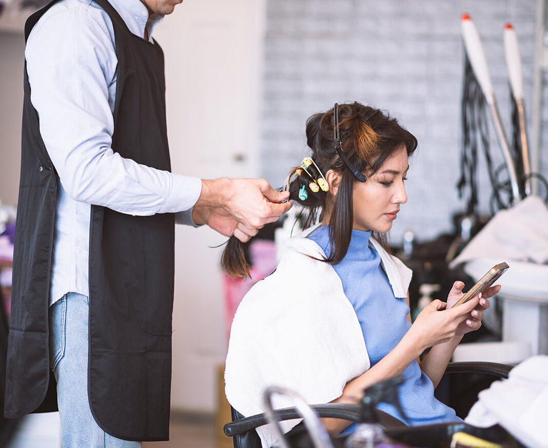 Kartenzahlungen Friseur Kosmetiker Friseur Salon Kosmetik Karte zahlen Tap to Pay Kreditkartenzahlungen EC Karten Digitale Zahlungen